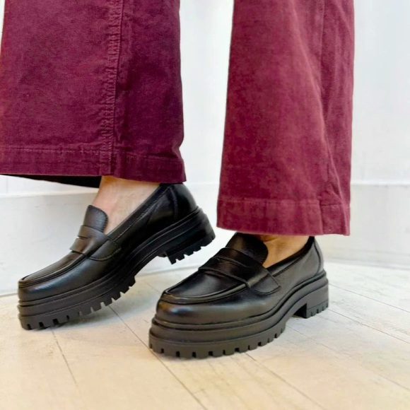 Miz Mooz Shoes - Miz Mooz Legend Black Leather Chunky Platform Loafer size 38 (7.5 or 8)